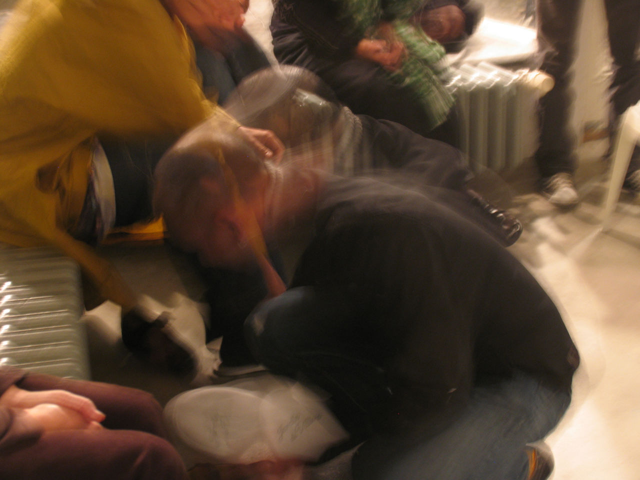 Photographic documentation of RYLLEGA Berlin (Performance by Truong Tan, 16 September 2008)
